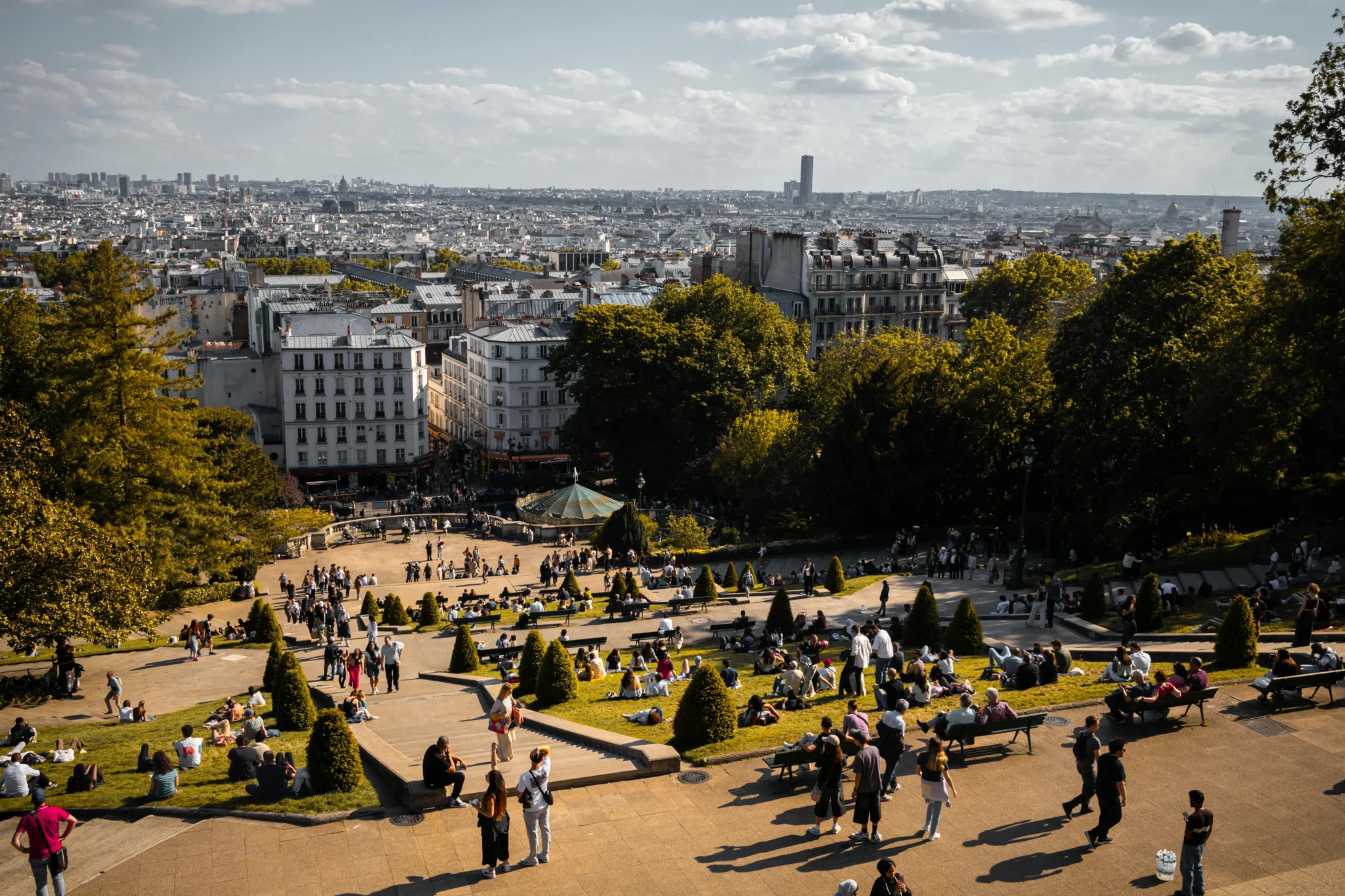 Team building région parisienne - vue panoramique sur Paris depuis les jardins de Montmartre