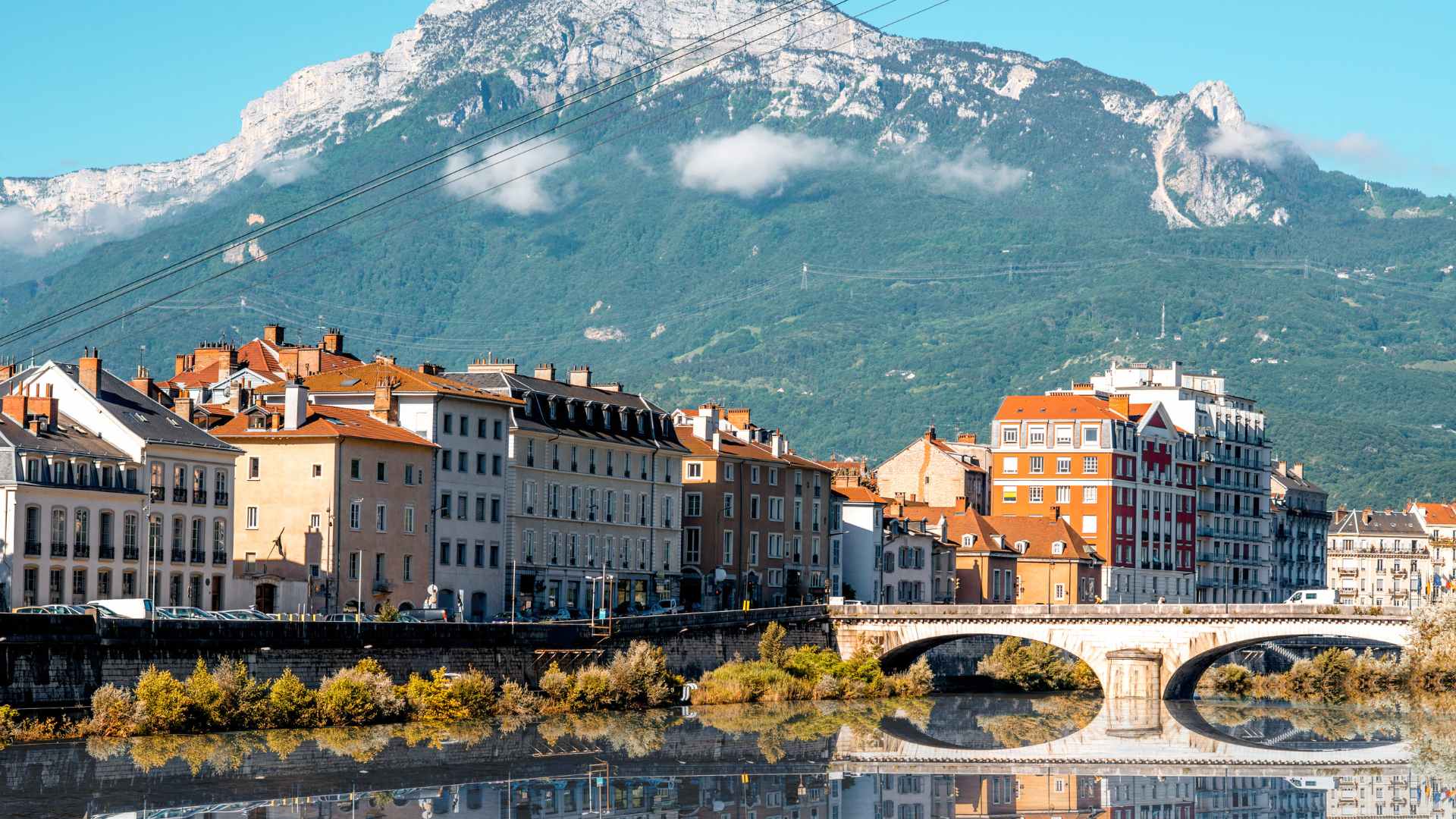 Photo panoramique de Grenoble
