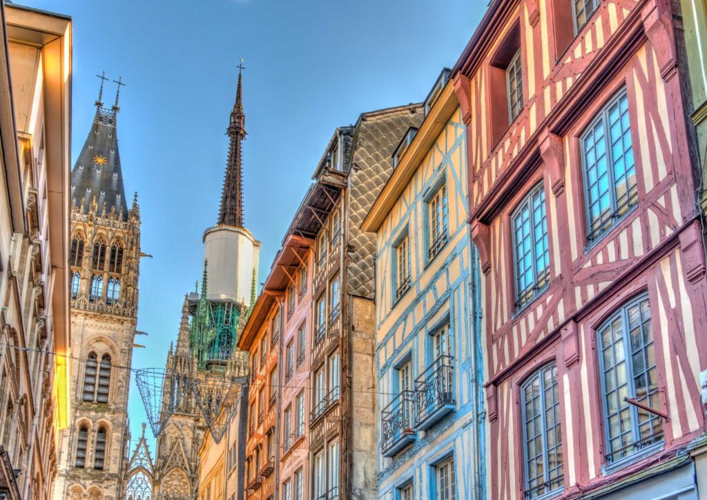 Photo de Rouen et des immeubles en colombage colorés