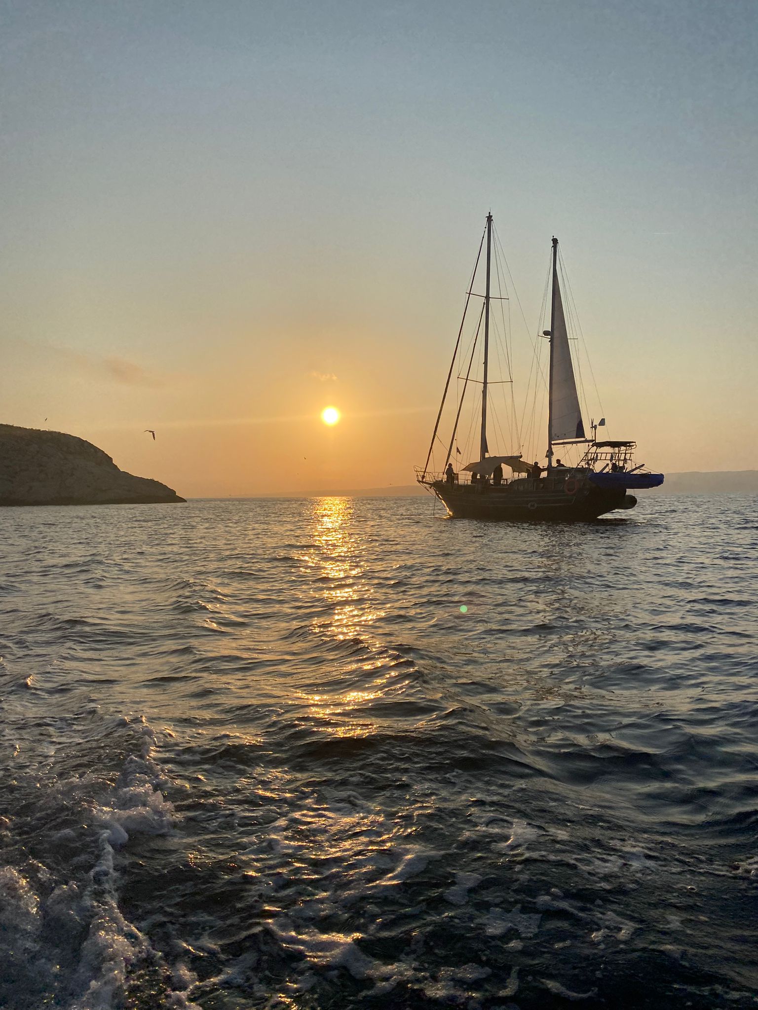 Photo d'un bateau sur la Méditerranée à Marseille
