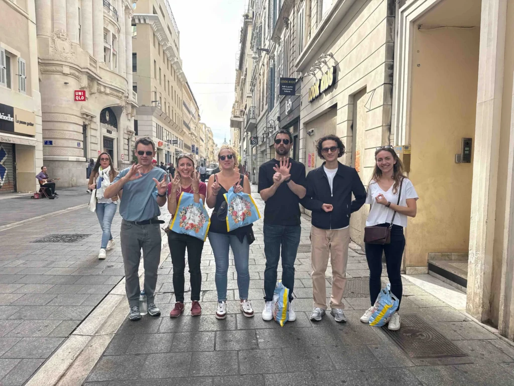 Photo d'une équipe lors d'un team building à Marseille