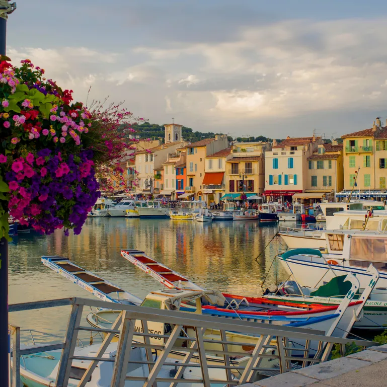 Photo de Cassis et son port