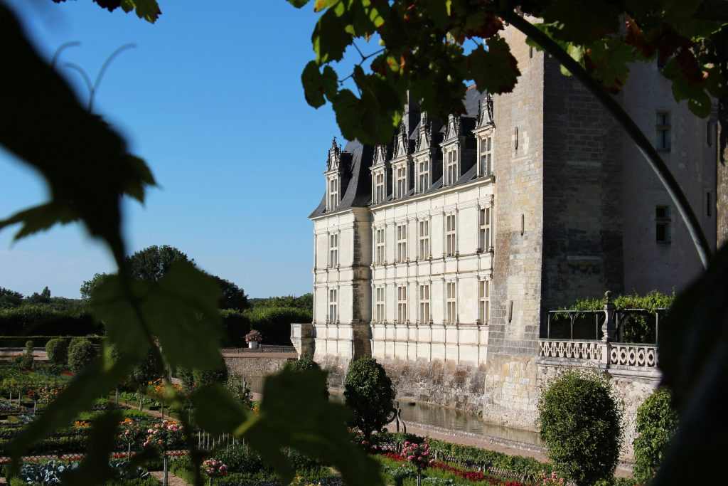 Photo du château de Tours sur le côté