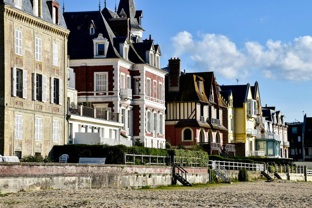 Photo de Deauville en bord de mer pour une activité de team building en Normandie