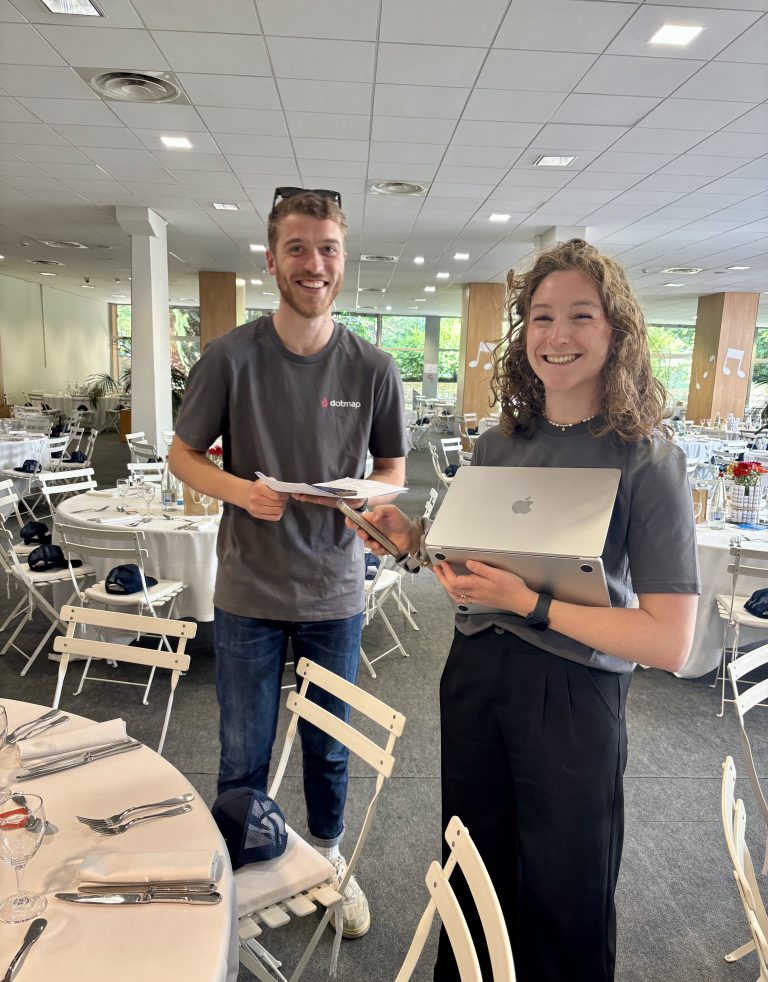Photo de Eléa et Louis qui travaillent chez Dotmap